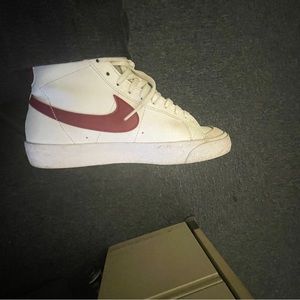 Blazer Mid 77